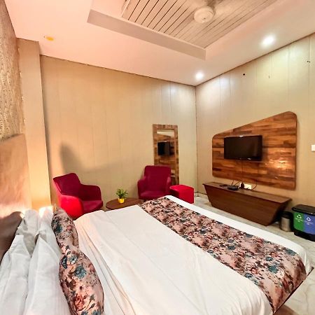 Hotel The Pearl, Zirakpur - A Luxury Family Hotel Chandigarh Bagian luar foto