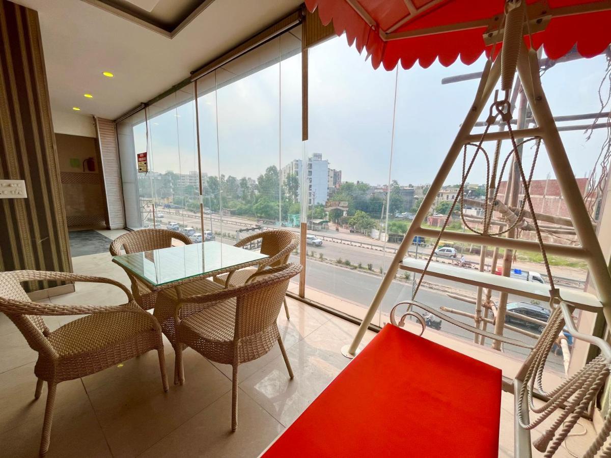 Hotel The Pearl, Zirakpur - A Luxury Family Hotel Chandigarh Bagian luar foto