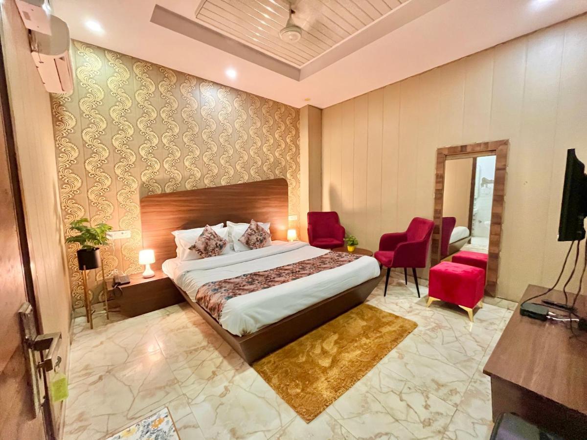 Hotel The Pearl, Zirakpur - A Luxury Family Hotel Chandigarh Bagian luar foto