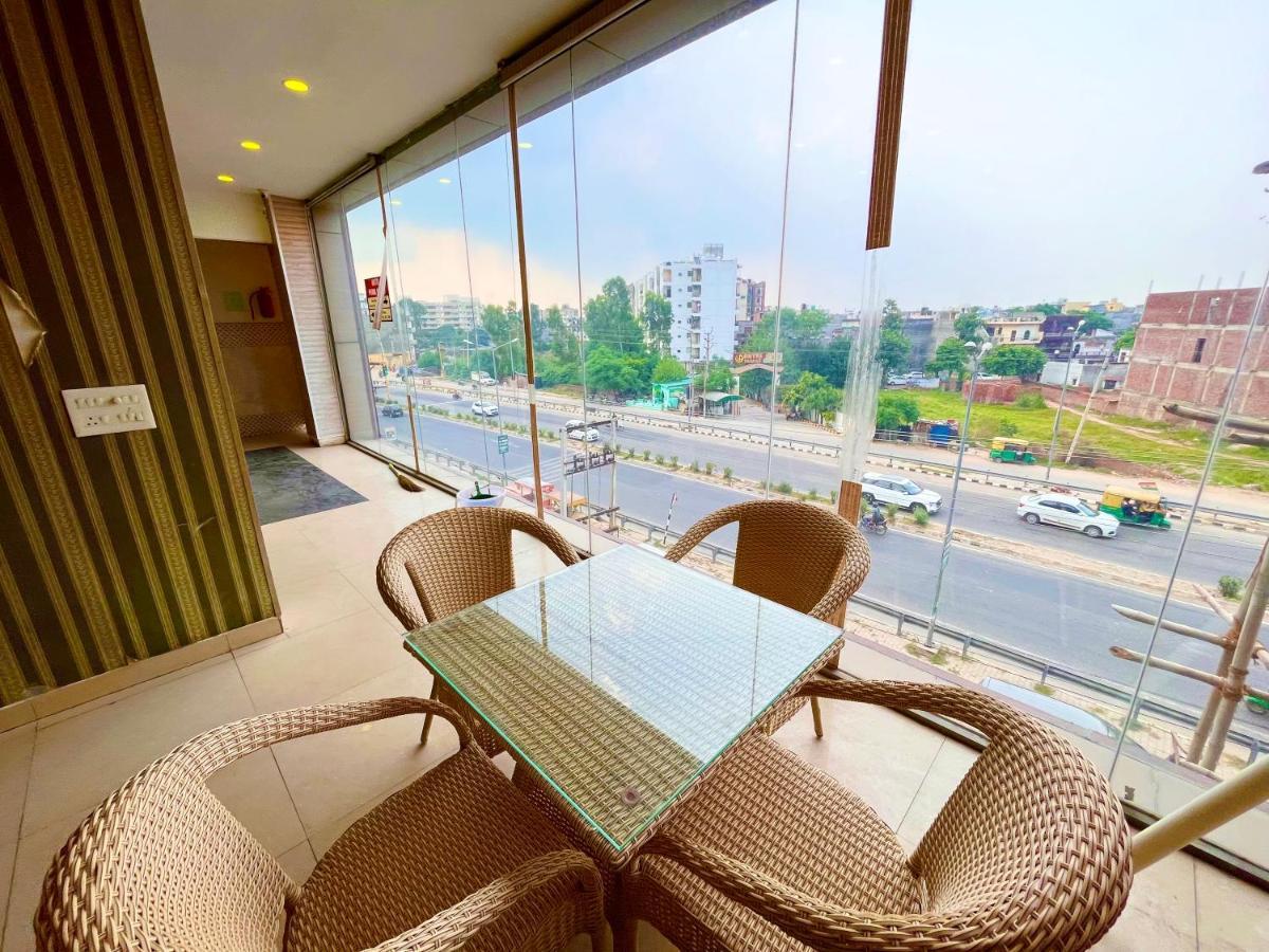 Hotel The Pearl, Zirakpur - A Luxury Family Hotel Chandigarh Bagian luar foto